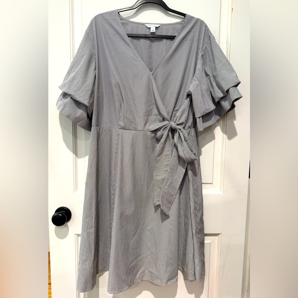 Boutique + 18w mini stripe wrap dress